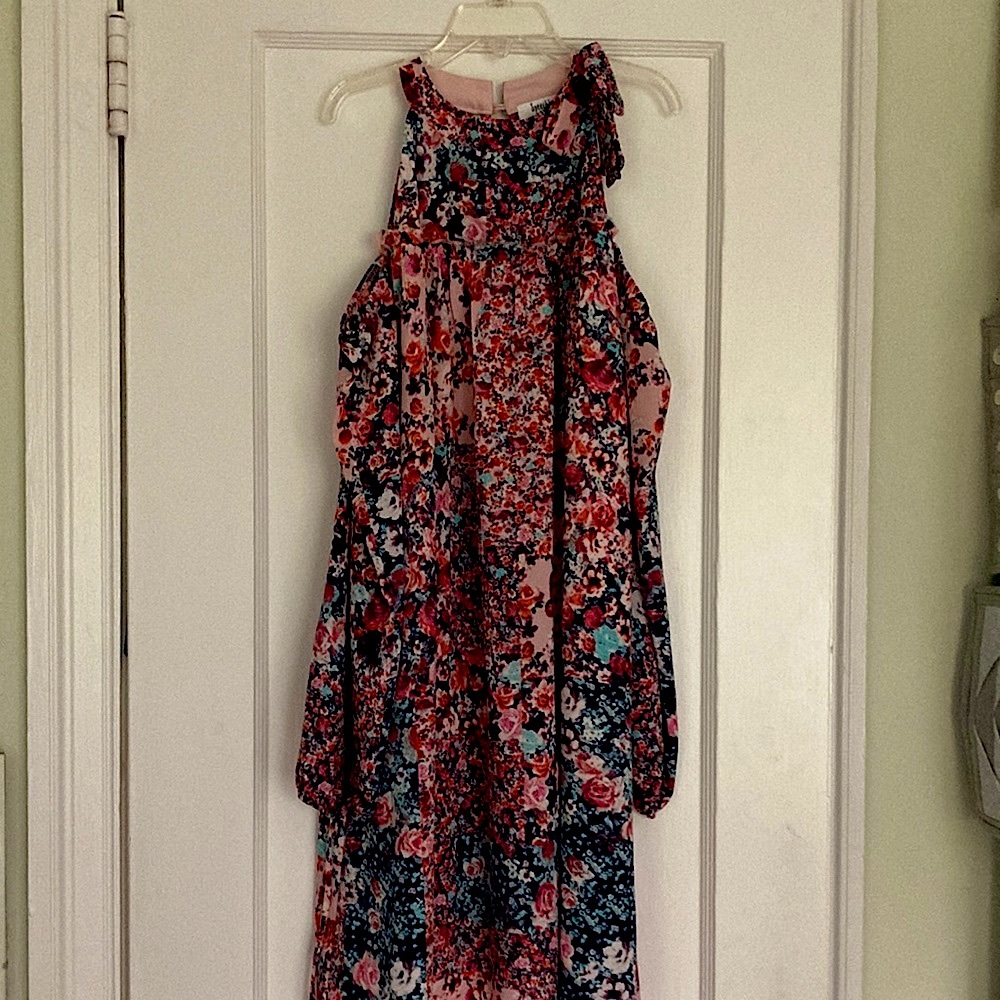 Delightful dress, cold shoulder by Speechless. Sz 14 child. Spring summer.